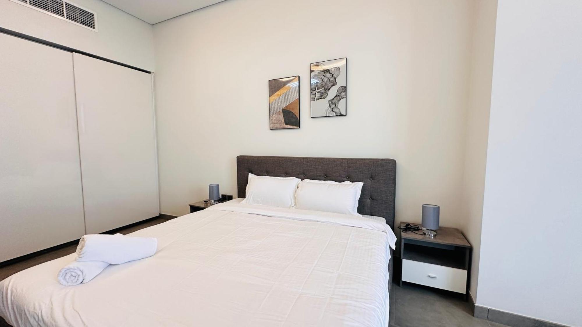 Upscale Burj View With Balcony Free Parking By Belvilla *