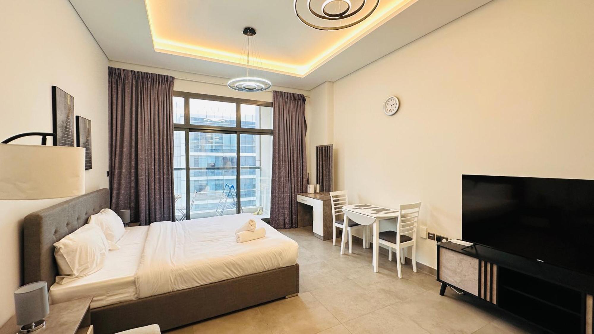 Upscale Burj View With Balcony Free Parking By Belvilla Homestay