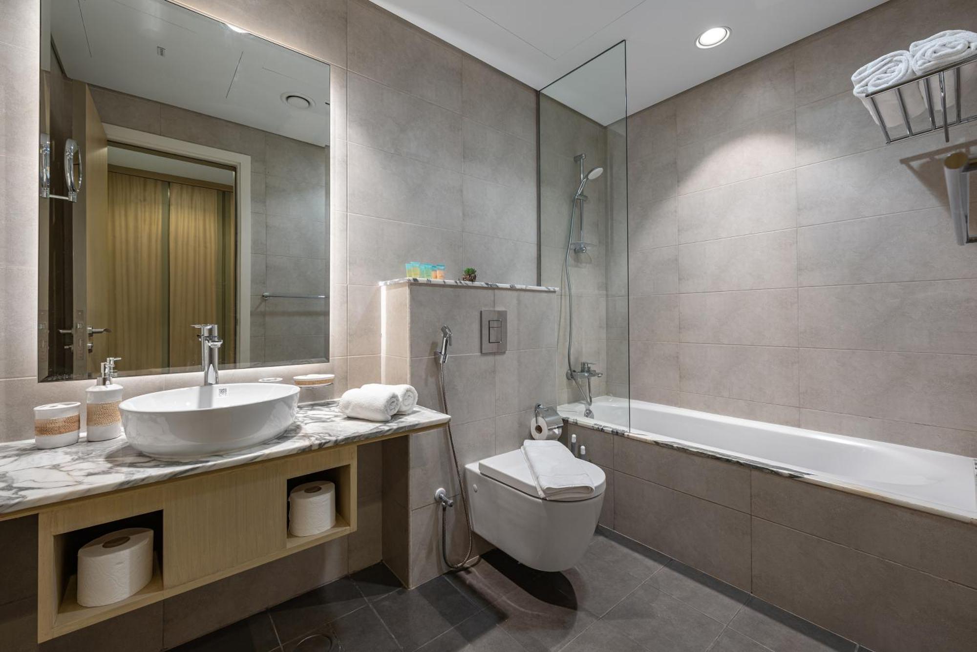 3 Bedroom - Pool Access - 7 Mins To Mall - Sun Set View Dubai