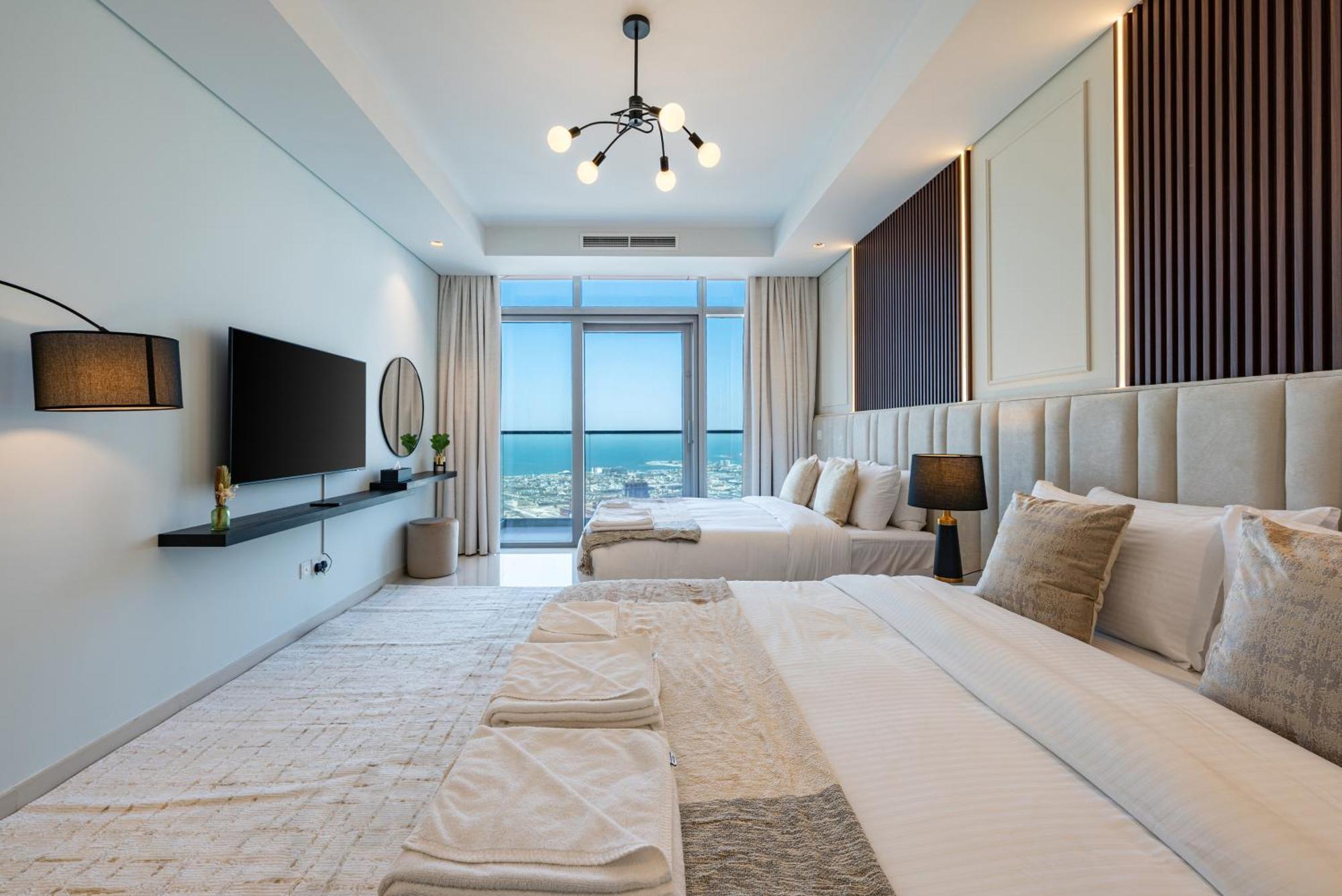 3 Bedroom - Pool Access - 7 Mins To Mall - Sun Set View
