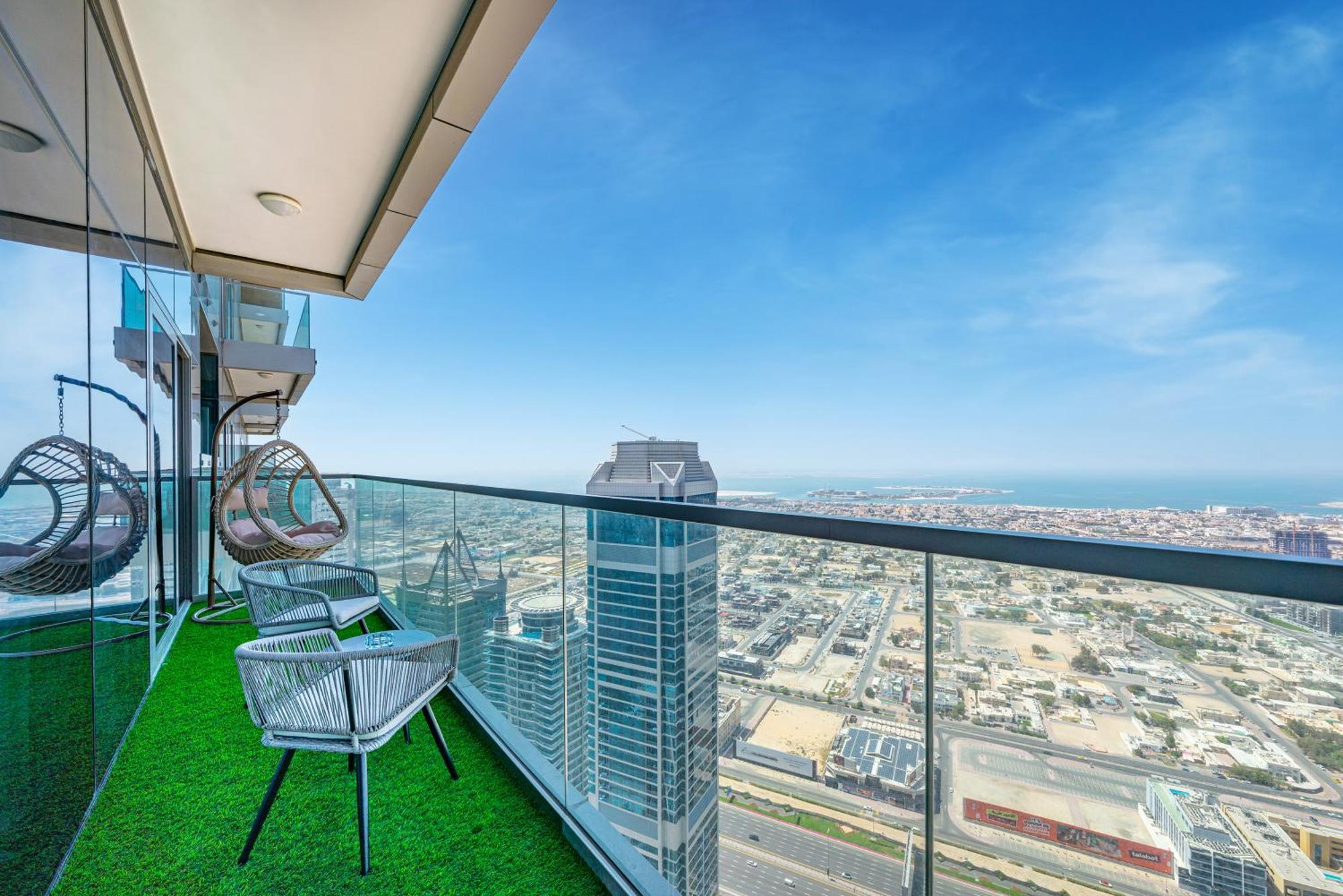 3 Bedroom - Pool Access - 7 Mins To Mall - Sun Set View * Dubai