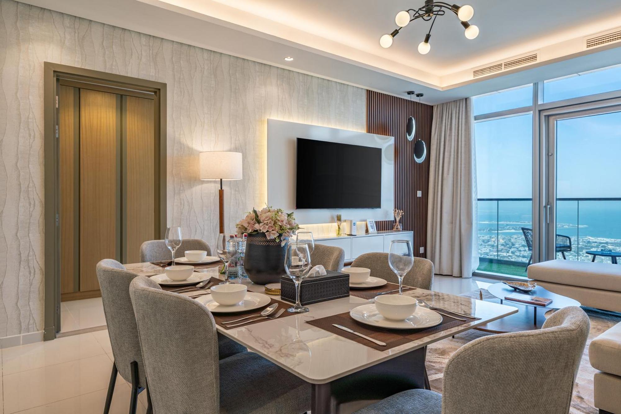 Apartment 3 Bedroom - Pool Access - 7 Mins To Mall - Sun Set View *