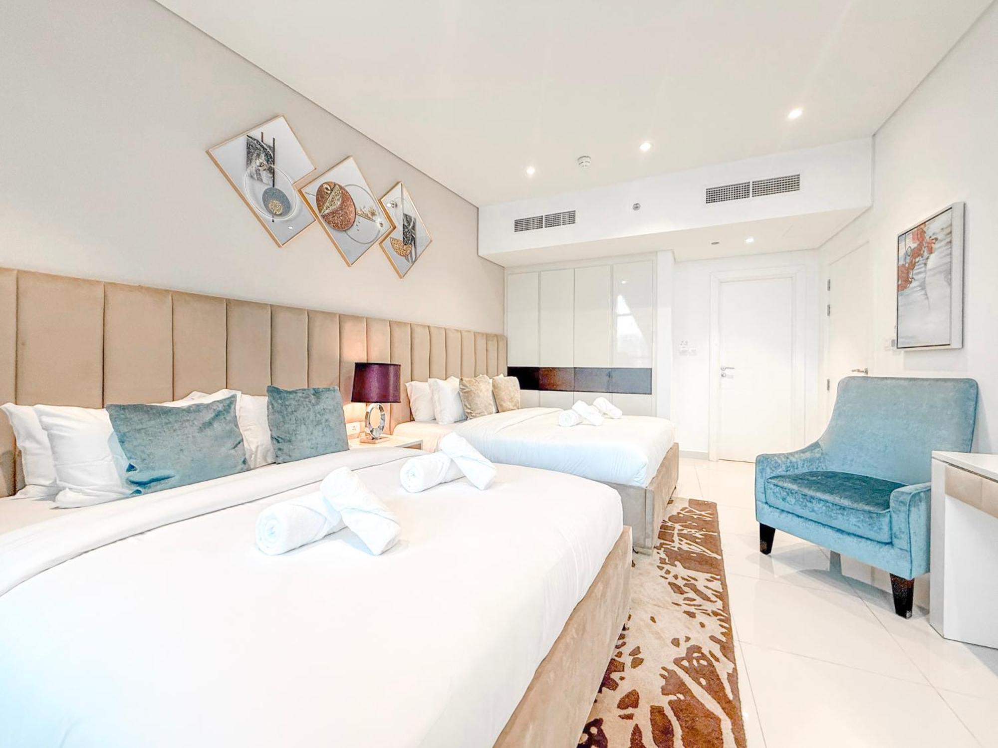Bay's Edge, Luxury Canal View 2br In Business Bay *
