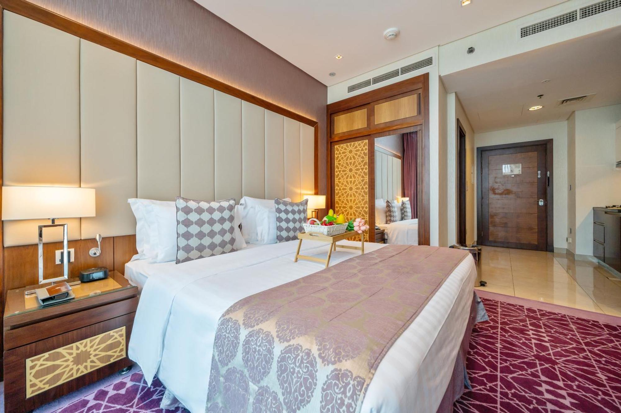 Apartment New W & Infinity Pool & Gym Near Burj Khalifa