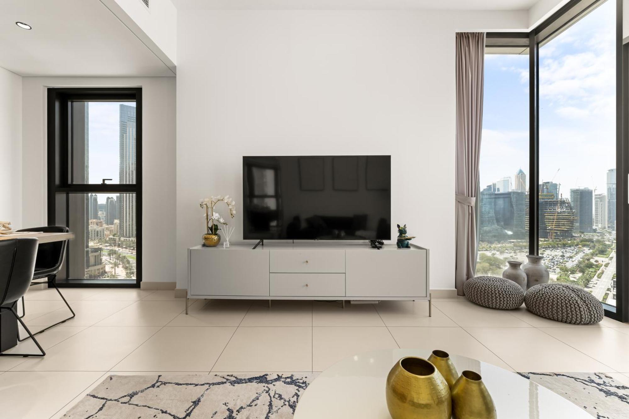 Apartment Luxury Two Bedroom With & Pool View By Delujo