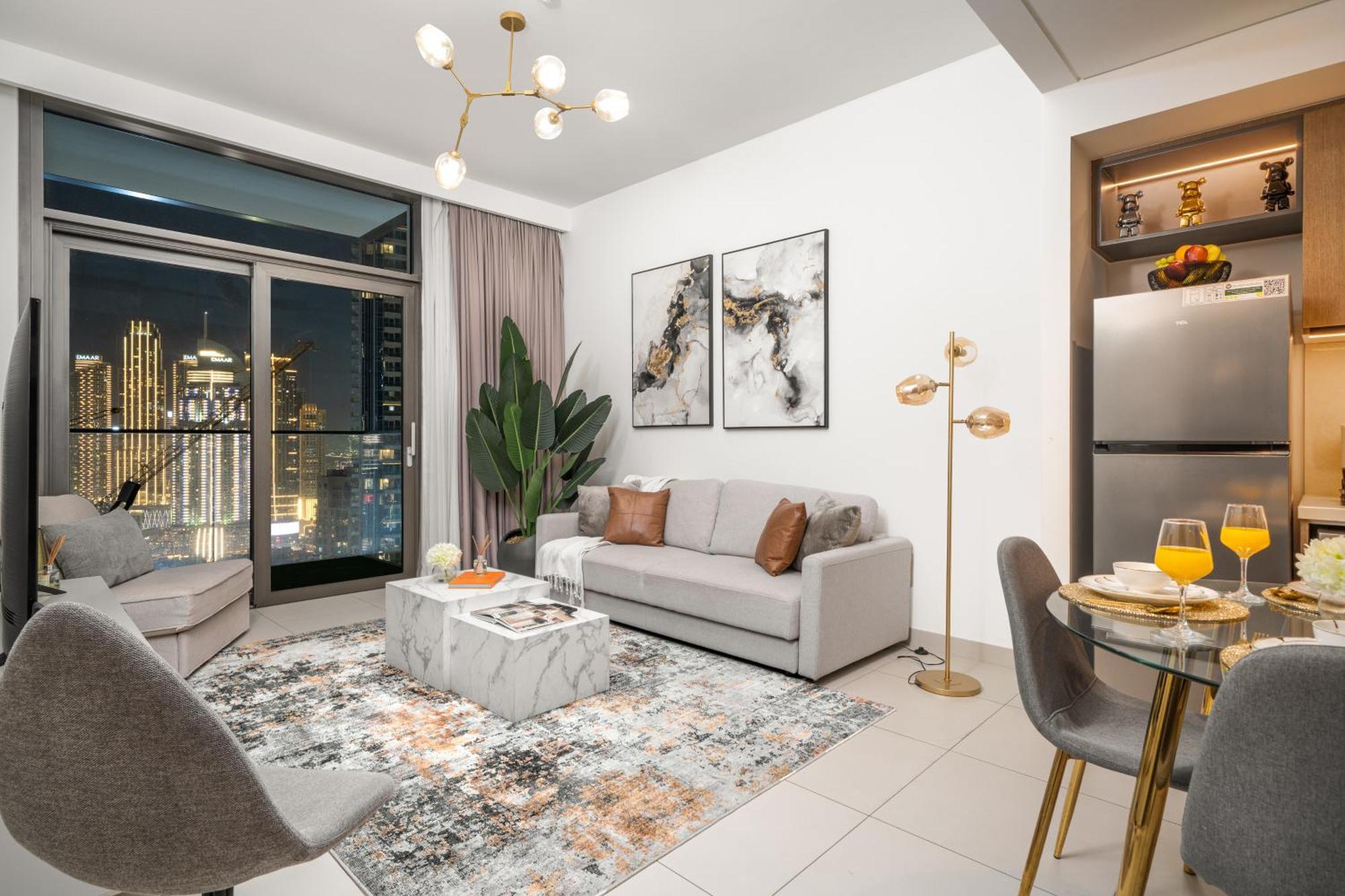 Luxury One Bedroom With Full Burj Khalifa View & Fountain View By Delujo Apartment