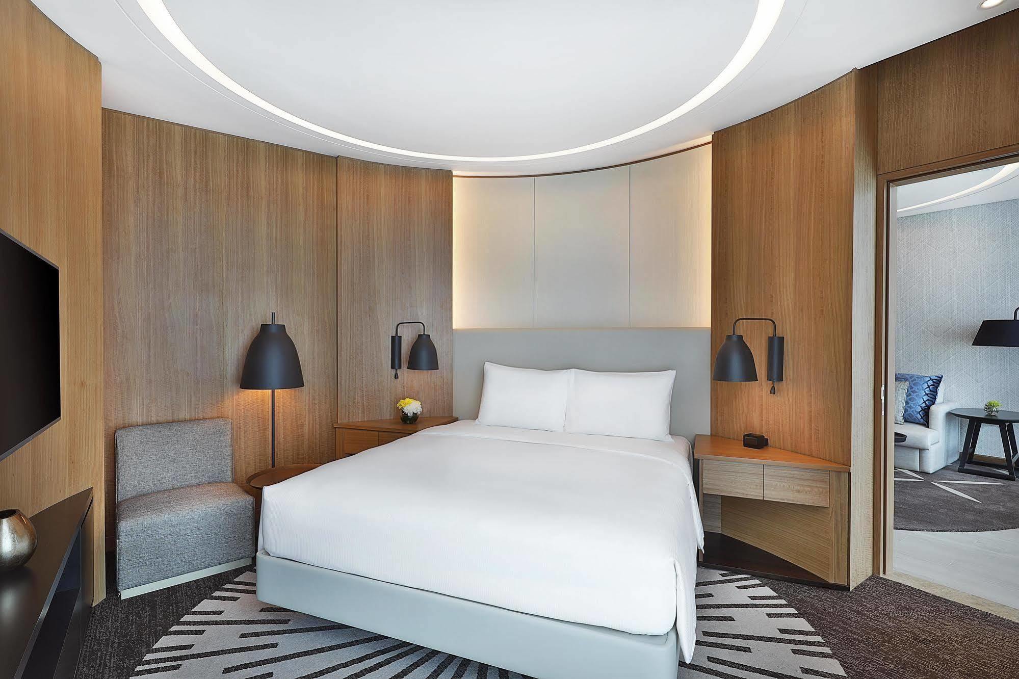 Hotel Doubletree By Hilton - Business Bay 4*