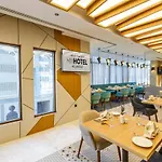 S19 Hotel-Al Jaddaf Metro Station