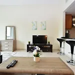 Luxury Escapes - Stylish Studio Vacation Home Near Metro - Mog189 Dg