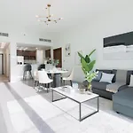 Ultimate Stay / 3 Beds / Gorgeous Frame And Park View / 250M From Metro / 1 Stop From World Trade Center