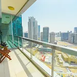 Luxury Escapes - Stylish Studio With A Balcony In 8 Blvd Downtown