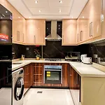 Luton Vacation Homes - Elite Downtown Residence, Burj Khalifa View Dubai - 19Ab01