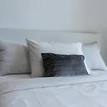 White Sage - Luxurious Studio In Jlt With City Skyline View