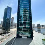 Manzil - Luxurious Studio Near Downtown Dubai With Large Balcony And Dubai Canal Views
