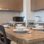 Home From Home - 2Br Apt - Close To Burj Khalifa