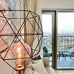 Luxurious 1-Bedroom With Skyline View In Downtown Views II