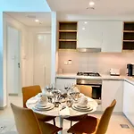 Luxurious 1-Bedroom With Skyline View In Downtown Views II
