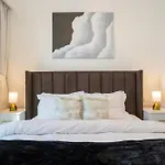 Cozy Apartment At Top Floor With City Views 177Bc-2