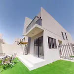 Primestay - Odora 3Br Villa, Damac Hills 2