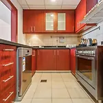 Stunning 4-Bed Seaside Apartment - Your Perfect Ocean View Retreat!