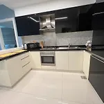 Stunning 1Bedroom With Great Views In Downtown