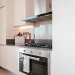 Luxe Living: Spacious Waterfront 2Br In Marina Gate