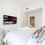 Stunning 3 Bedroom Apartment Facing Burj