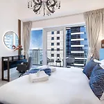 Luxe Sea View High Floor 1 Bedroom In Dubai Marina By Maxx Value Homes