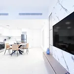Exclusive One-Bedroom Apartment In Asyel 3