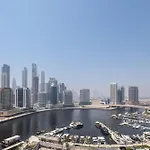 Luxurious 2Br With Waterfront And Burj Khalifa View
