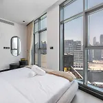 Luxurious 2Br With Waterfront And Burj Khalifa View