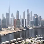 Luxurious 2Br With Waterfront And Burj Khalifa View