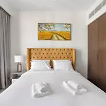 Stylish 1 Bedroom High Floor In Creek Edge