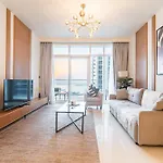 Apartment On The First Line Of The Coast With Access To The Beach And Sea Views