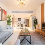 Apartment On The First Line Of The Coast With Access To The Beach And Sea Views