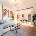 Apartment On The First Line Of The Coast With Access To The Beach And Sea Views
