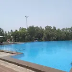Green Oasis In Dubai - Expat Preferred Community - The Greens - The Views - Perfect For Business And Pleasure - Close To Metro - Park, Lakes And Jogging 1 Min Walk Away - Yoga Classes By The Lake - 4 People - Big Balcony - 3 Min Drive To Sheikh Zayed