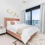 Elegant 4Br, Stunning Burj Khalifa Views Act One 3001
