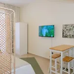 Stylish Studio Apartment Str13