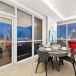 First Class 2Br Vibrant Waterfront District