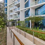 Livin\' Holidays - Luxury Studio With Bay View