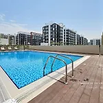 Charming Studio 10 Minutes From Dubai Mall