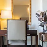 Luxe Studio In Address 31
