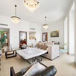 First Class 2Br With Full Dubai Skyline & Sea View