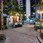 Stylish Apartment At Paramount Hotel Business Bay