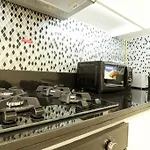 Deluxe One Bedroom Apartment With Balcony In Dubai