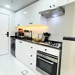 Dubai Marina - Cozy Studio Apartment