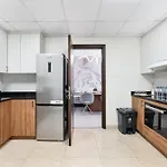 Luxurious 4-Br Stay In Al Jaddaf