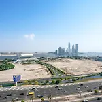 Luxurious 4-Br Stay In Al Jaddaf