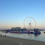 Marina Grand Metro Holiday Home